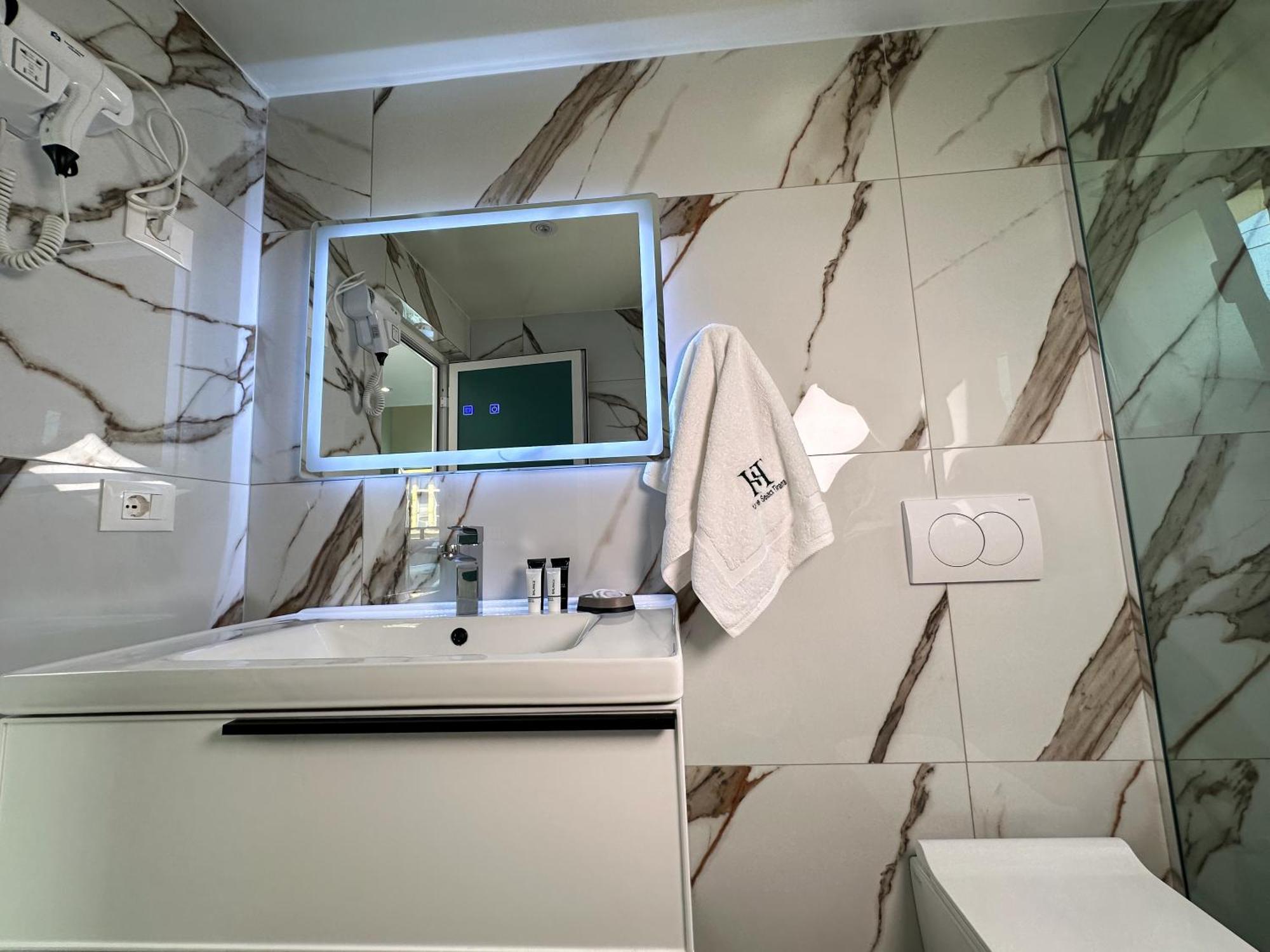 Home Select Tirana 2 部屋 写真